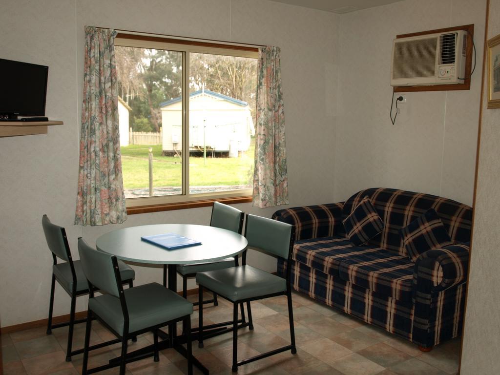 Cowra Holiday Park Habitación foto